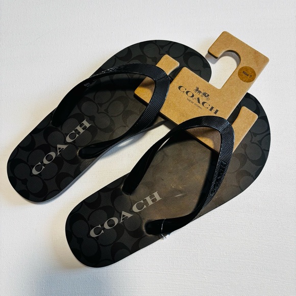 Coach Logo Black
Flip Flops Size 7 - Picture 3 of 6